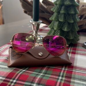 Ray-Ban Gold Aviator Sunglasses with Pink Lenses
